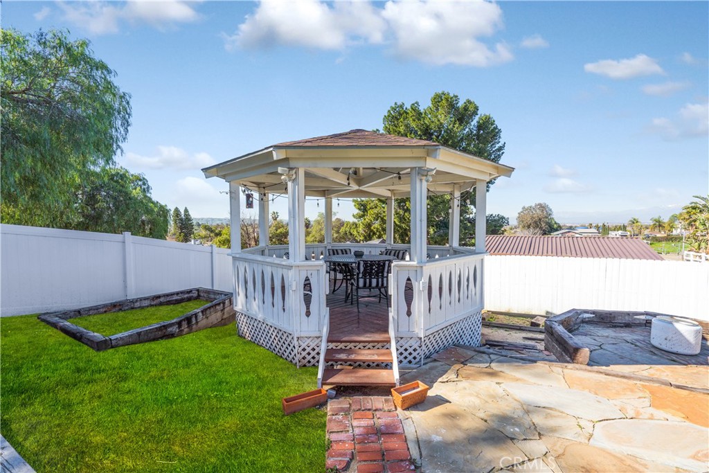 2416 Hialeah Circle Norco, CA 92860 - Photo 61 of 71 2416 Hialeah Circle Gazebo