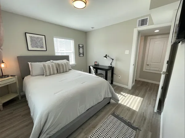 $1,500 | 4326 Alconbury Lane, Unit 6, Houston, TX 77021