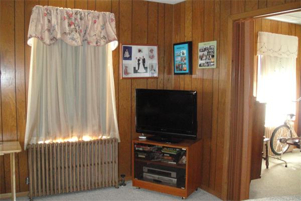 122 Farmland Road Lowell, MA 01850 - Photo 10 of 26 Gallery Image 10