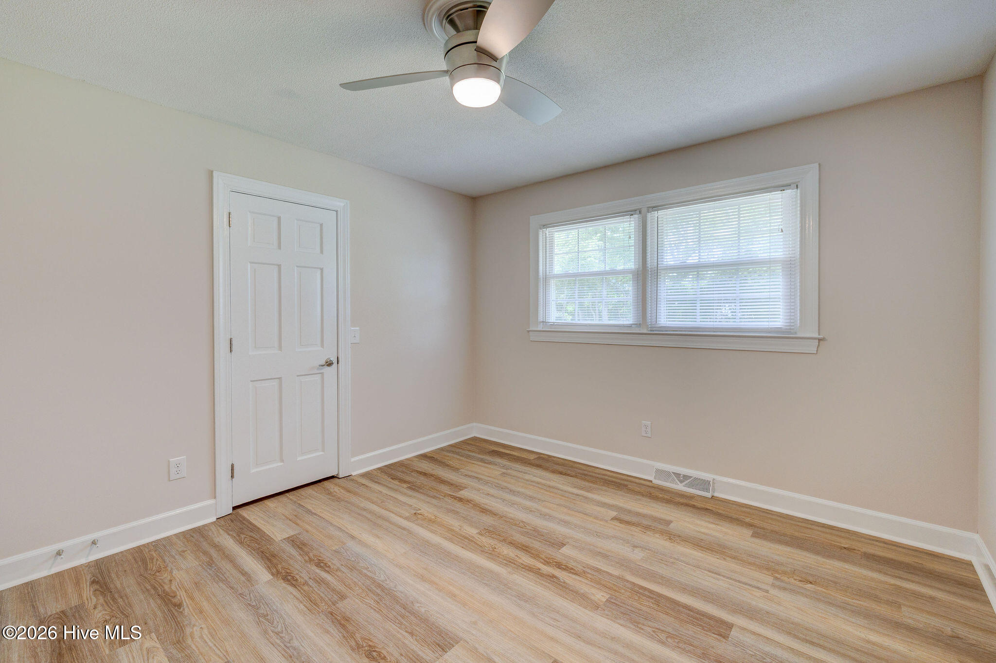 617 Windemere Road Wilmington, NC 28405 - Photo 27 of 57 617WindemereRoad-32