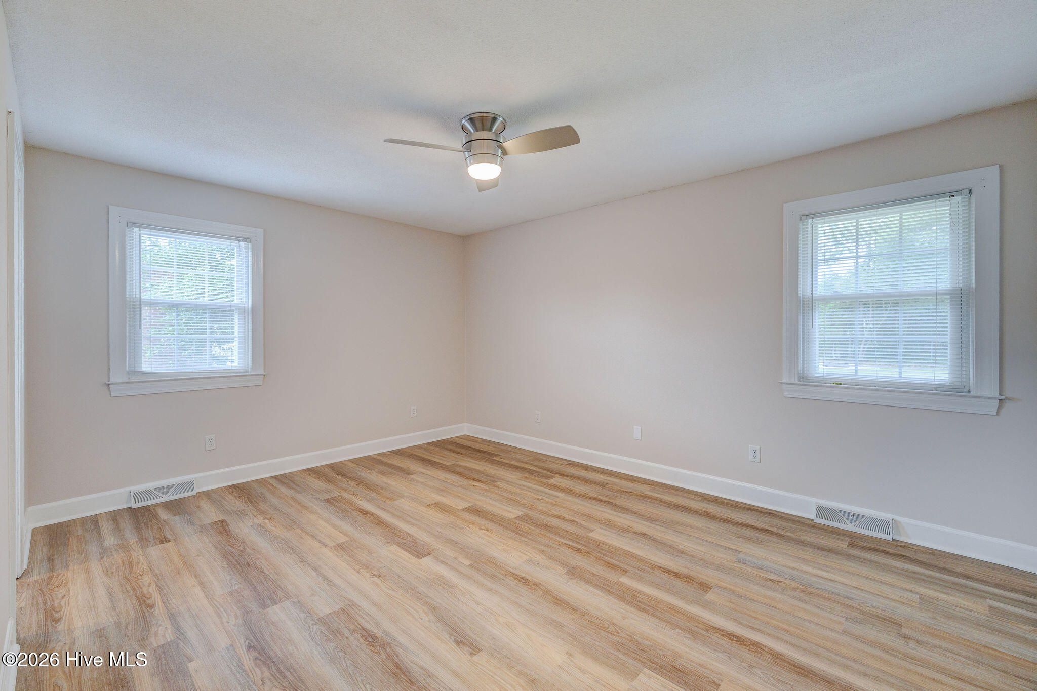 617 Windemere Road Wilmington, NC 28405 - Photo 29 of 57 617WindemereRoad-39