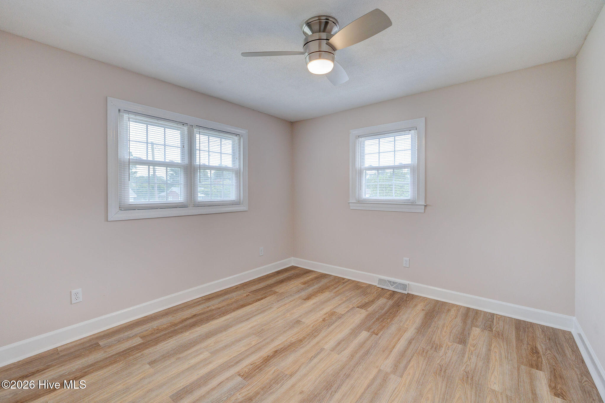 617 Windemere Road Wilmington, NC 28405 - Photo 34 of 57 617WindemereRoad-44