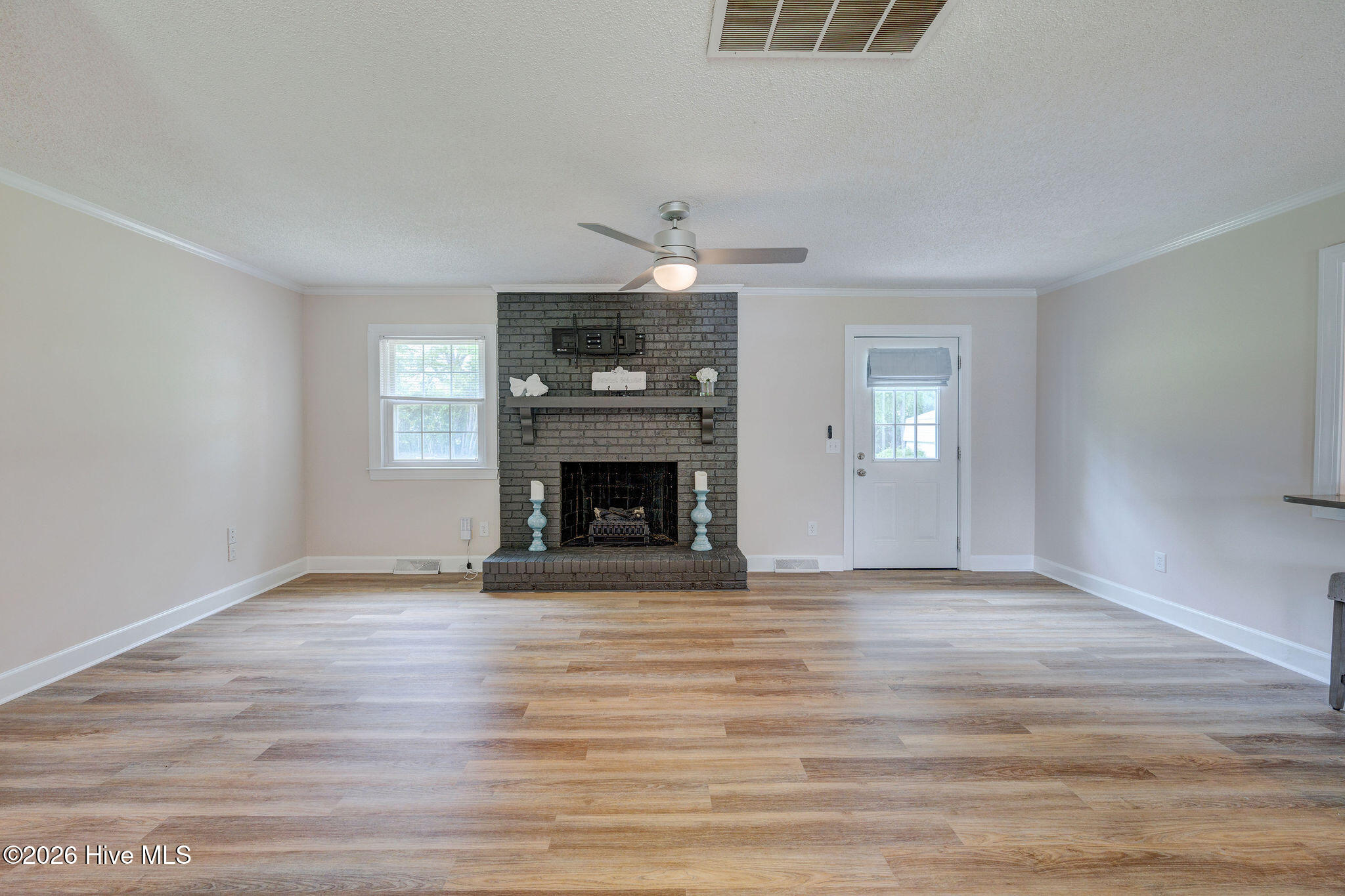 617 Windemere Road Wilmington, NC 28405 - Photo 8 of 57 617WindemereRoad-15