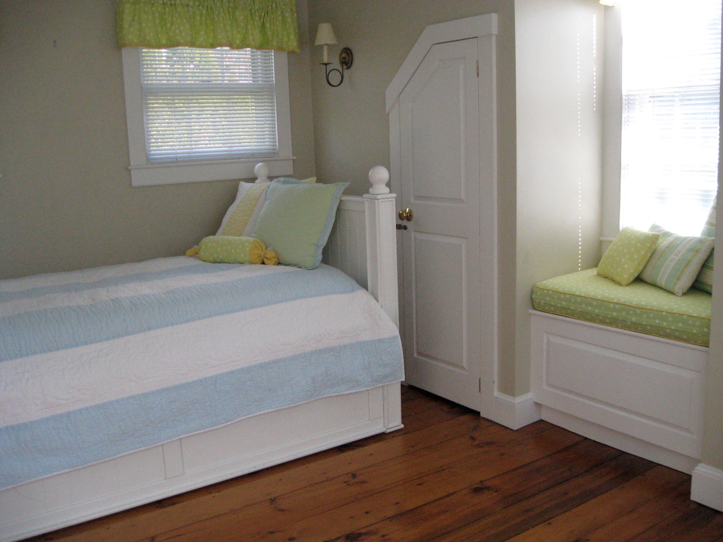 67 Orange Street Nantucket, MA 02554 - Photo 9 of 11 Gallery Image 9