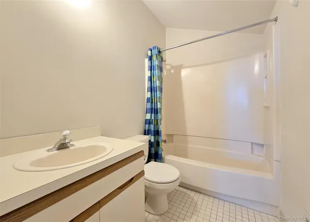 $449,999 | 47 Anchor Street, Unit Y, Freeport, NY 11520