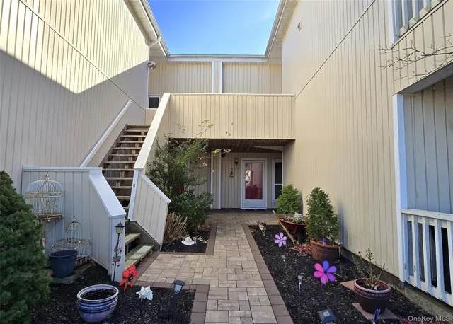 $449,999 | 47 Anchor Street, Unit Y, Freeport, NY 11520