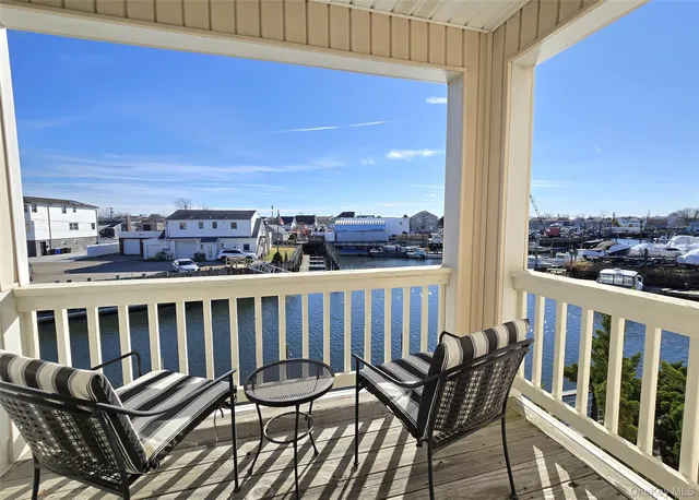 $449,999 | 47 Anchor Street, Unit Y, Freeport, NY 11520