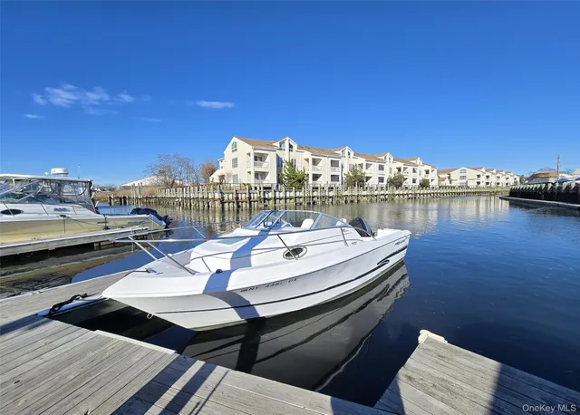 $449,999 | 47 Anchor Street, Unit Y, Freeport, NY 11520