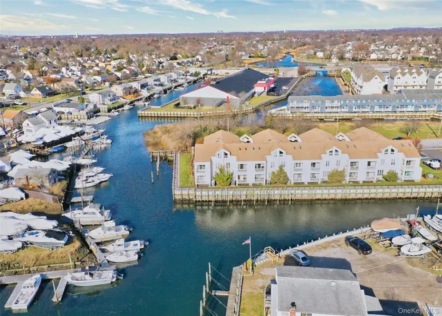$449,999 | 47 Anchor Street, Unit Y, Freeport, NY 11520