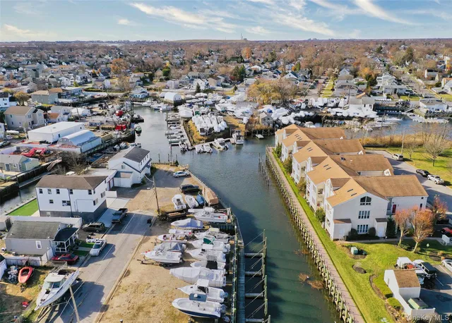 $449,999 | 47 Anchor Street, Unit Y, Freeport, NY 11520
