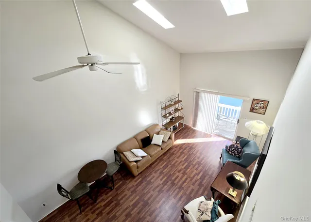 $449,999 | 47 Anchor Street, Unit Y, Freeport, NY 11520