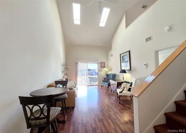 $449,999 | 47 Anchor Street, Unit Y, Freeport, NY 11520