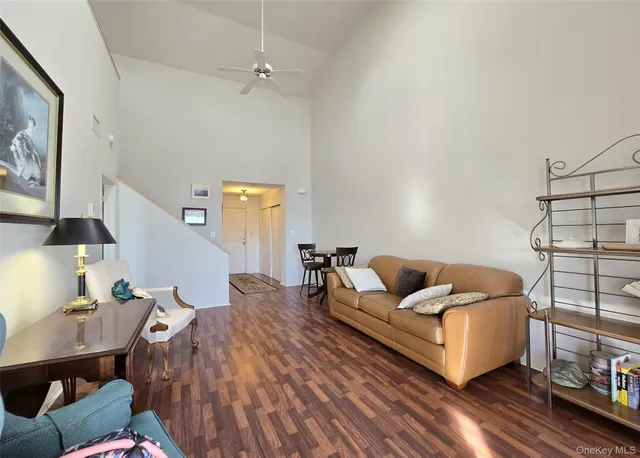 $449,999 | 47 Anchor Street, Unit Y, Freeport, NY 11520