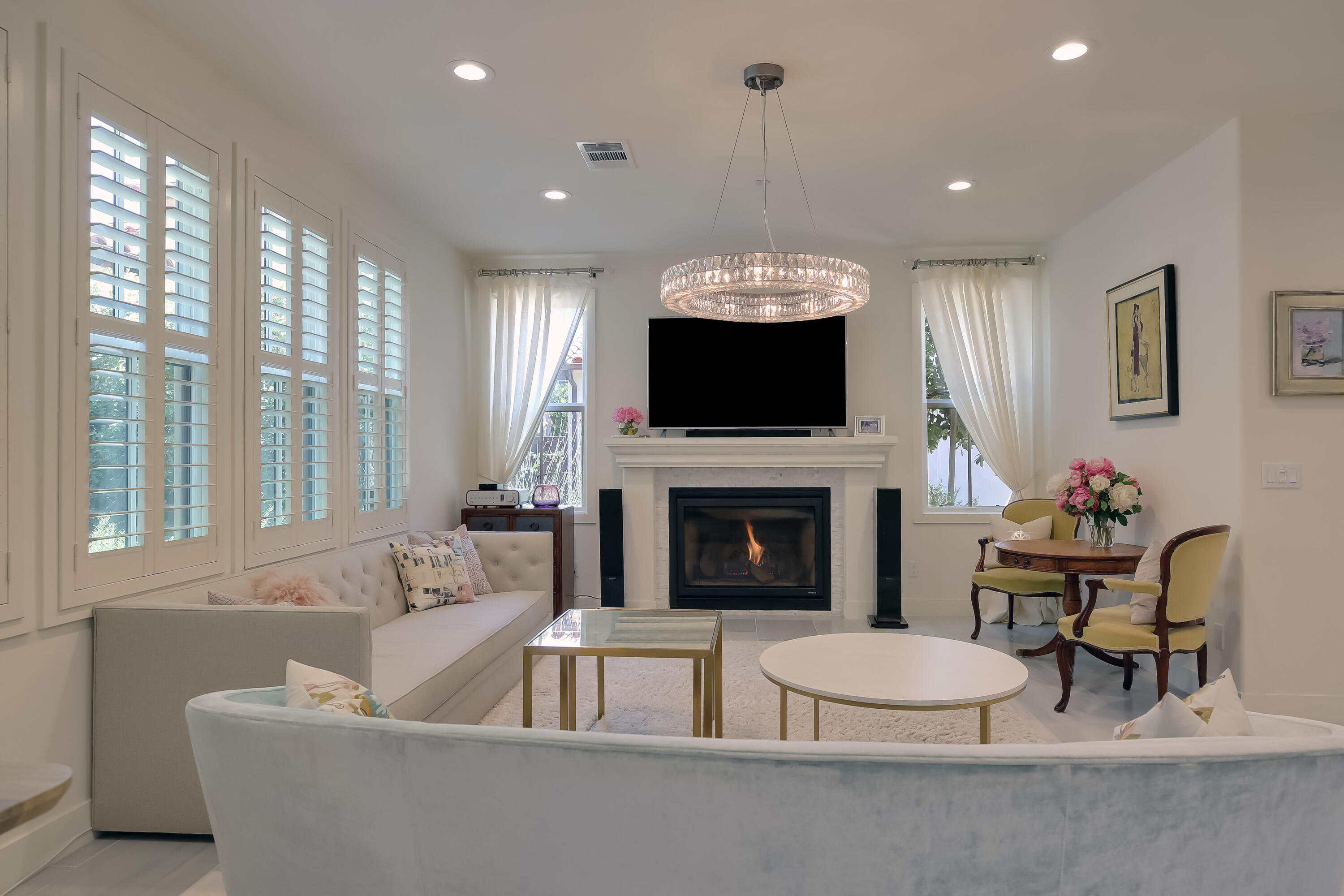 5445 Tree Farm Lane Santa Barbara, CA 93111 - Photo 19 of 49 High Ceilings