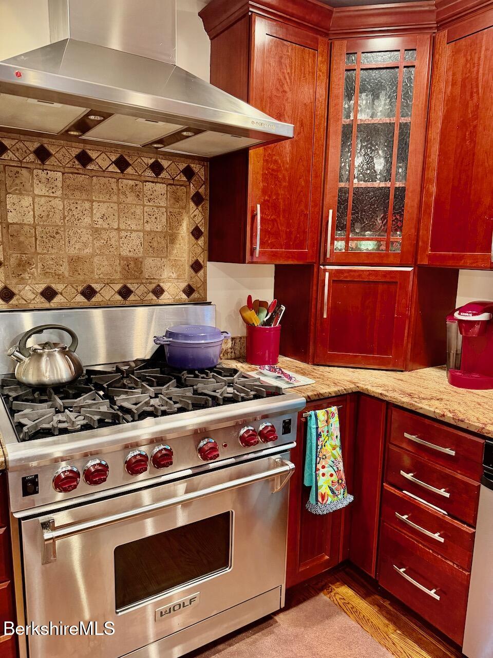 166 East Dugway Road Lenox, MA 01240 - Photo 17 of 66 6 burner Wolf Range