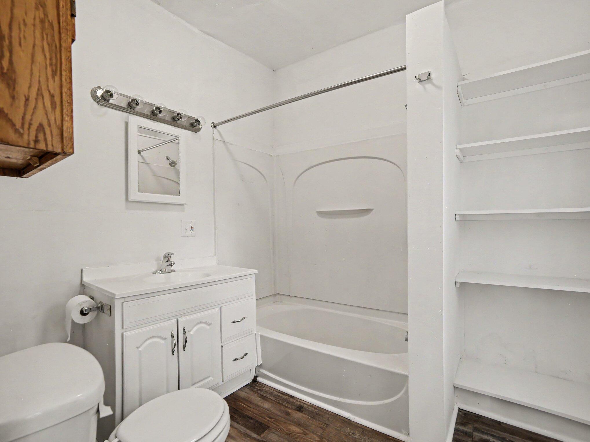 852 South Stiles Road Ludington, MI 49431 - Photo 10 of 27 010_file_8133