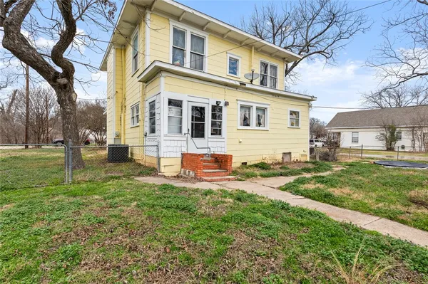$185,895 | 818 East McLennan Avenue, Mart, TX 76664