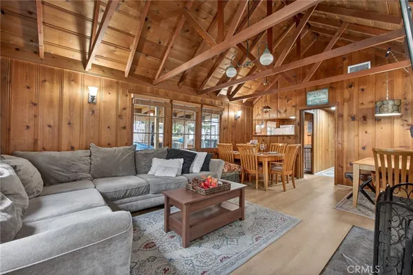 $320,000 | 1674 Twin Lakes Road, Wrightwood, CA 92397