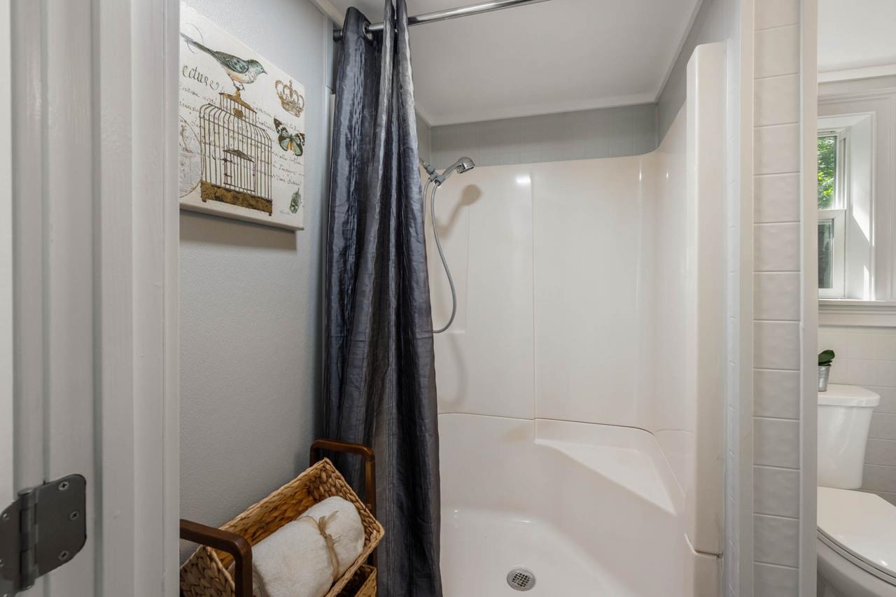 16 Mammoth Road Windham, NH 03087 - Photo 13 of 26