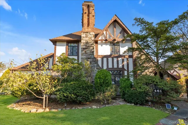 $929,000 | 461 North Long Beach Road, Rockville Centre, NY 11570