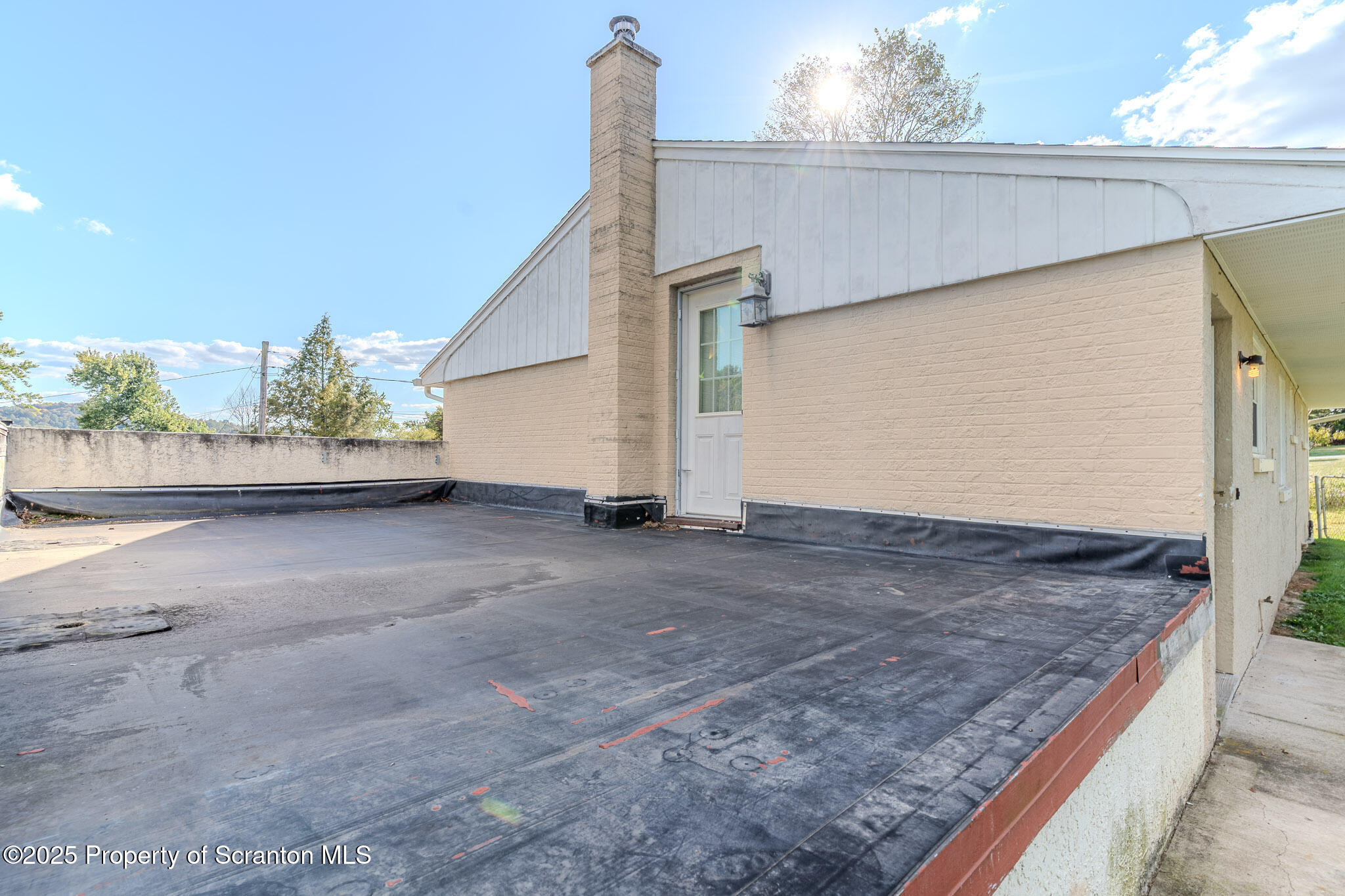 101 Sunset Road Dalton, PA 18414 - Photo 33 of 37 a view of a garage