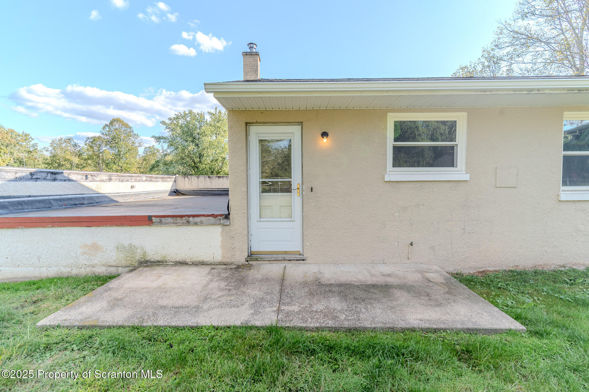 101 Sunset Road Dalton, PA 18414 - Photo 35 of 37 a view of outdoor space and yard