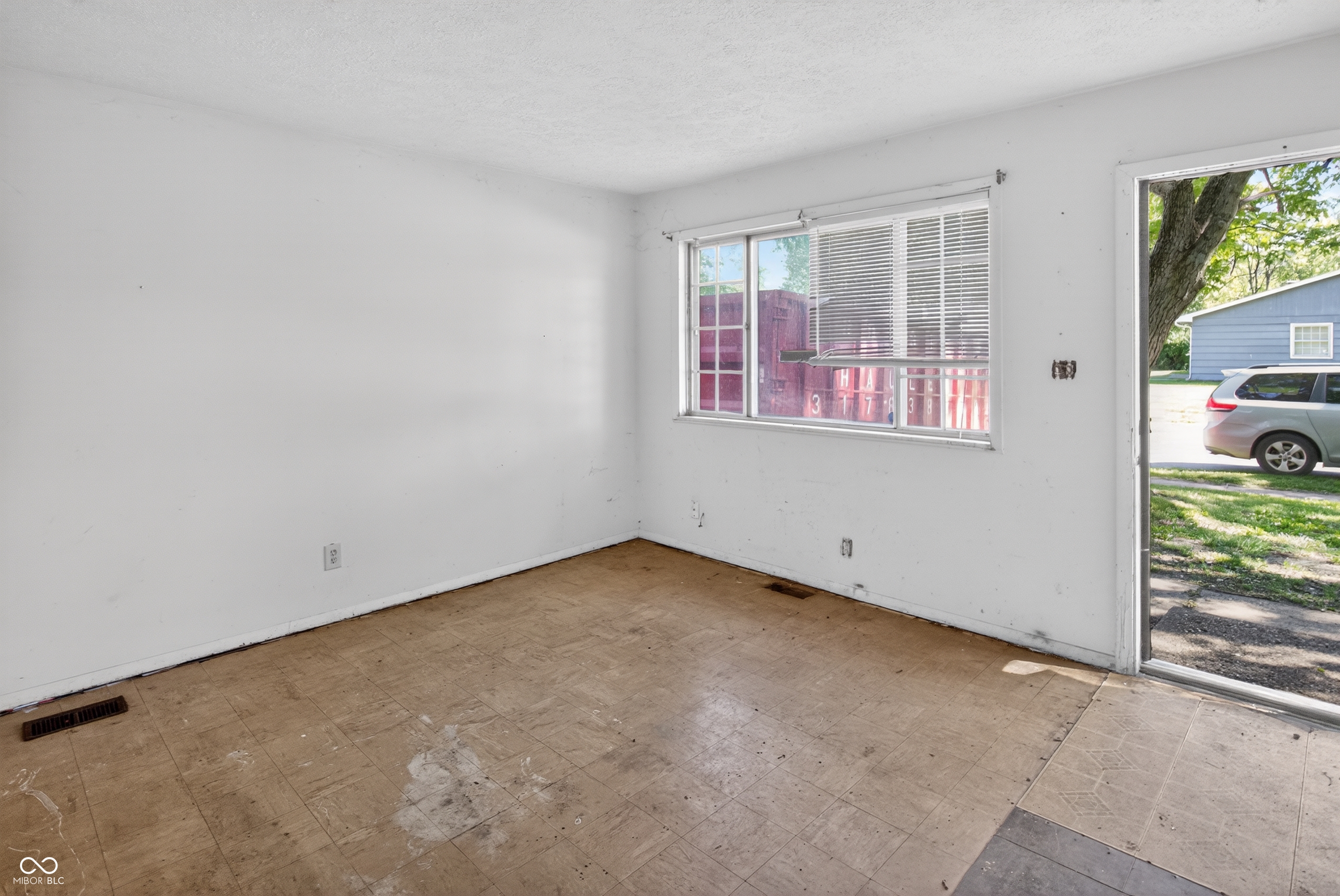 8538 Montery Road Indianapolis, IN 46226 - Photo 13 of 27