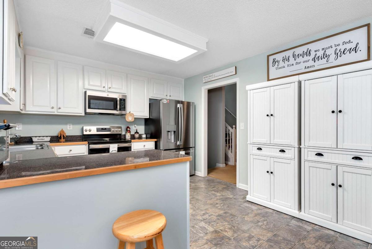 5325 Butterfly Lane Lula, GA 30554 - Photo 13 of 48