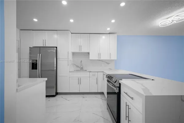 $2,300 | 18601 Northeast 14th Avenue, Unit 111, Miami, FL 33179