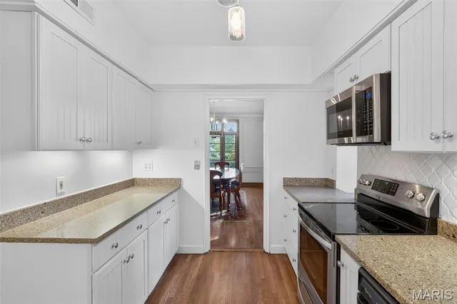 $574,900 | 22 Country Club Place, Belleville, IL 62223