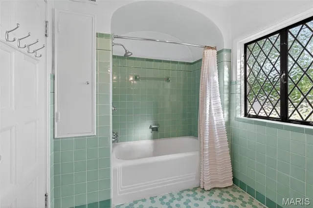 $574,900 | 22 Country Club Place, Belleville, IL 62223