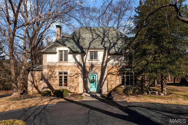 $574,900 | 22 Country Club Place, Belleville, IL 62223