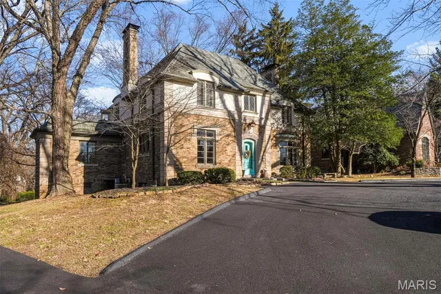 $574,900 | 22 Country Club Place, Belleville, IL 62223