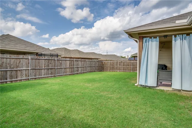 $335,000 | 416 Sandhurst Drive, Fort Worth, TX 76036