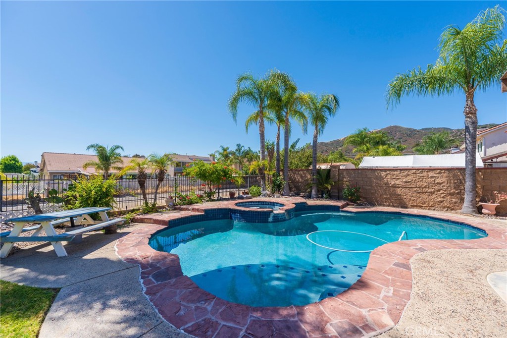 32914 Willow Bay Road Wildomar, CA 92595 - Photo 32 of 36 Pool and backyard