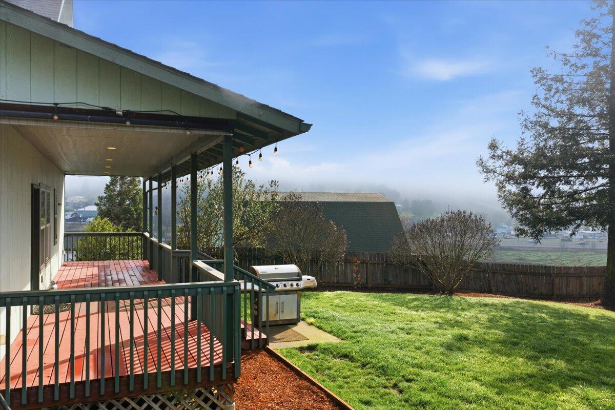 176 Nehalem Loop Roseburg, OR 97471 - Photo 33 of 42 33-DJI_20260206102652_0098_D