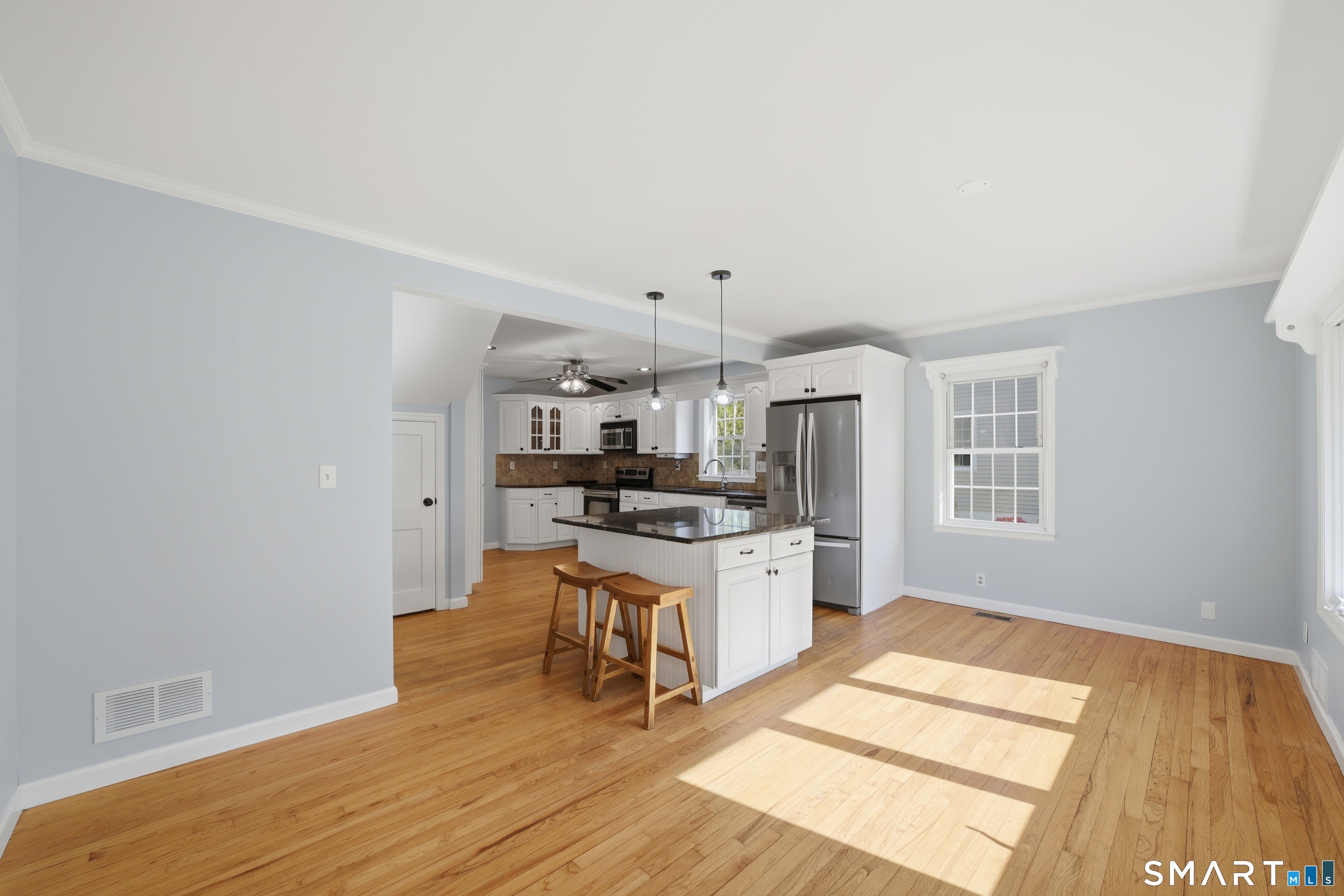 775 Stratford Road Stratford, CT 06615 - Photo 7 of 40