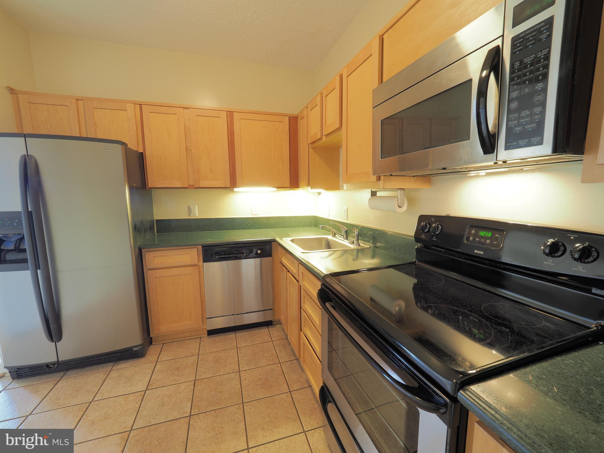 955 26th Street Northwest, Unit 610 Washington, DC 20037 - Photo 15 of 30 Kitchen