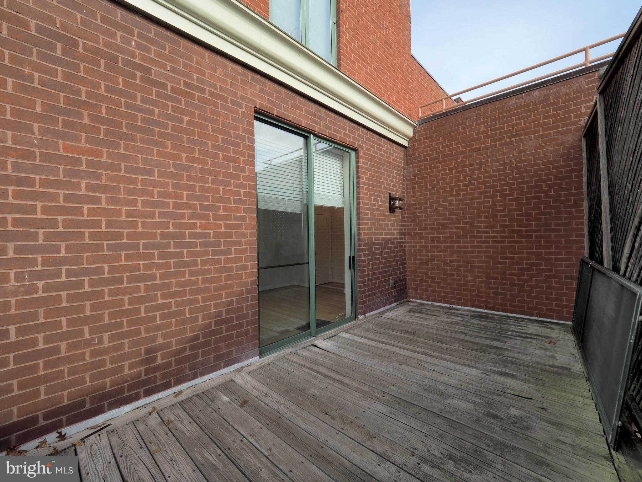 955 26th Street Northwest, Unit 610 Washington, DC 20037 - Photo 20 of 30 Deck