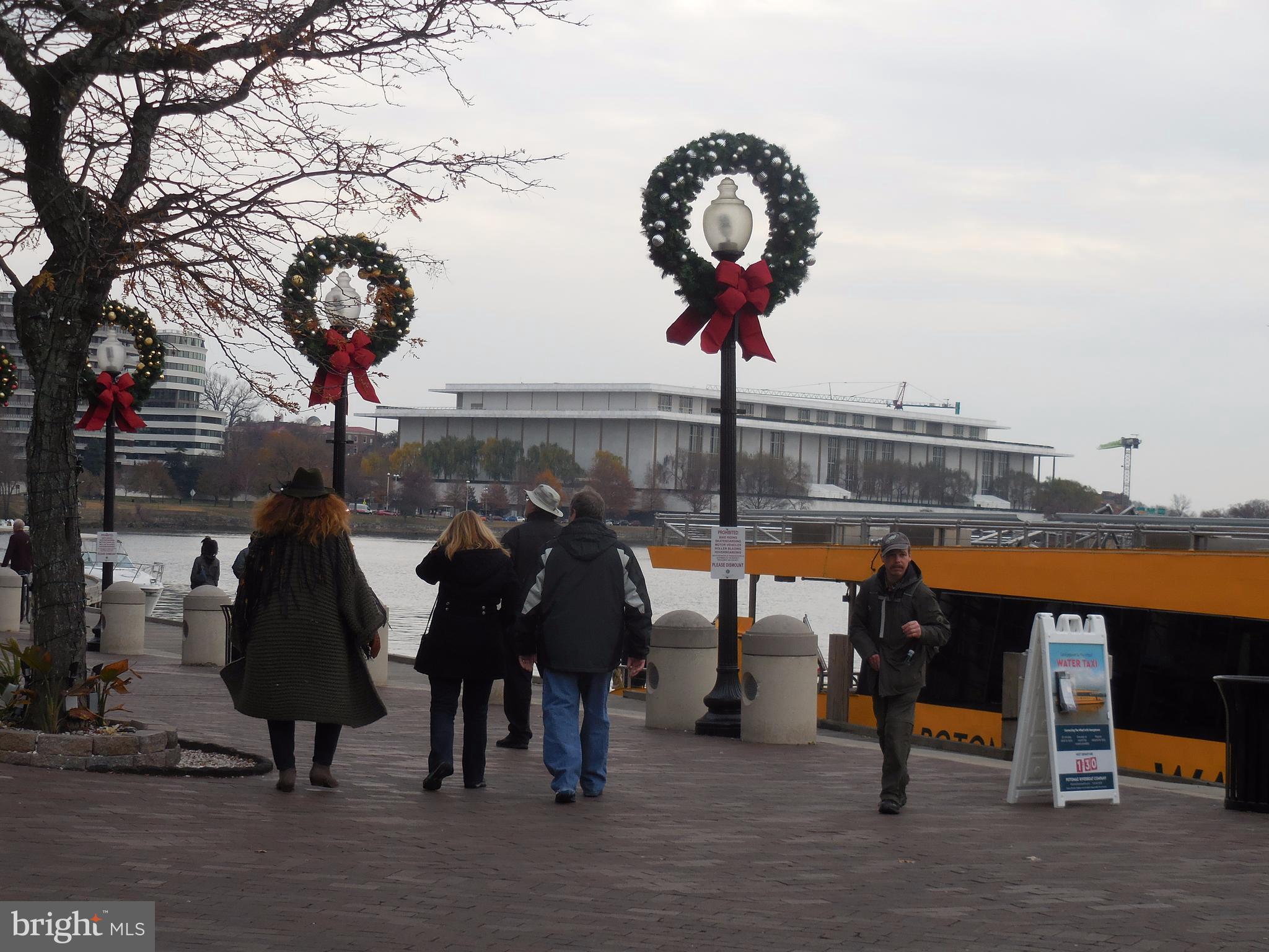 955 26th Street Northwest, Unit 610 Washington, DC 20037 - Photo 26 of 30 Georgetown Waterfront 10 minute walk