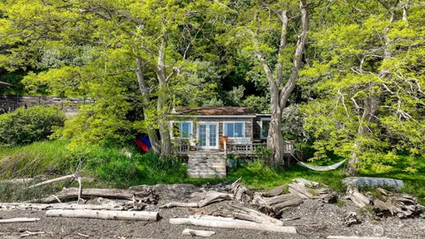 $950,000 | 1865 Seacrest Drive, Lummi Island, WA 98262