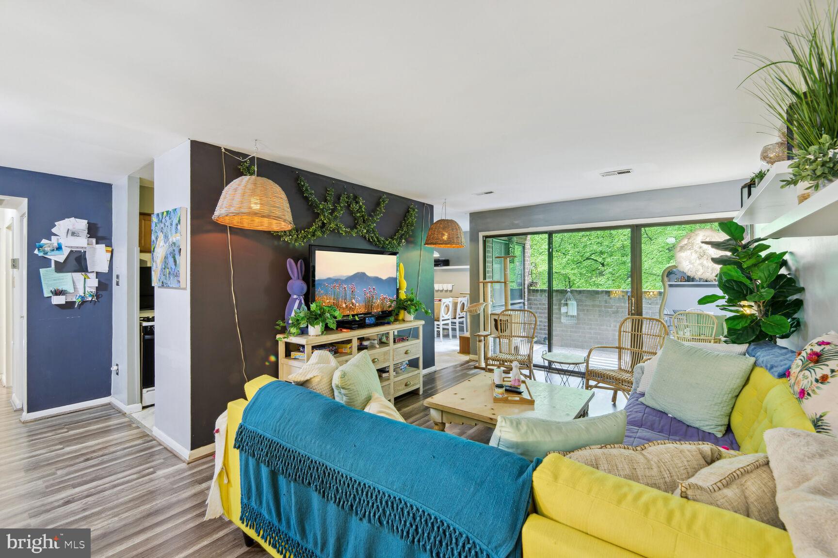 11220 Chestnut Grove Square, Unit 322 Reston, VA 20190 - Photo 4 of 25 Gallery Image 4