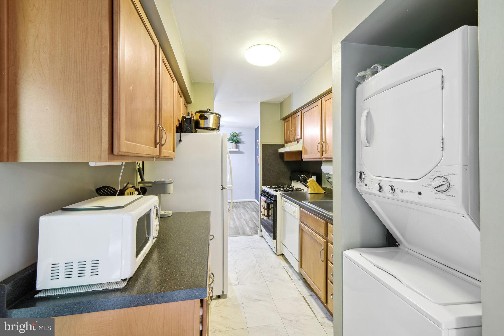 11220 Chestnut Grove Square, Unit 322 Reston, VA 20190 - Photo 9 of 25 Gallery Image 9