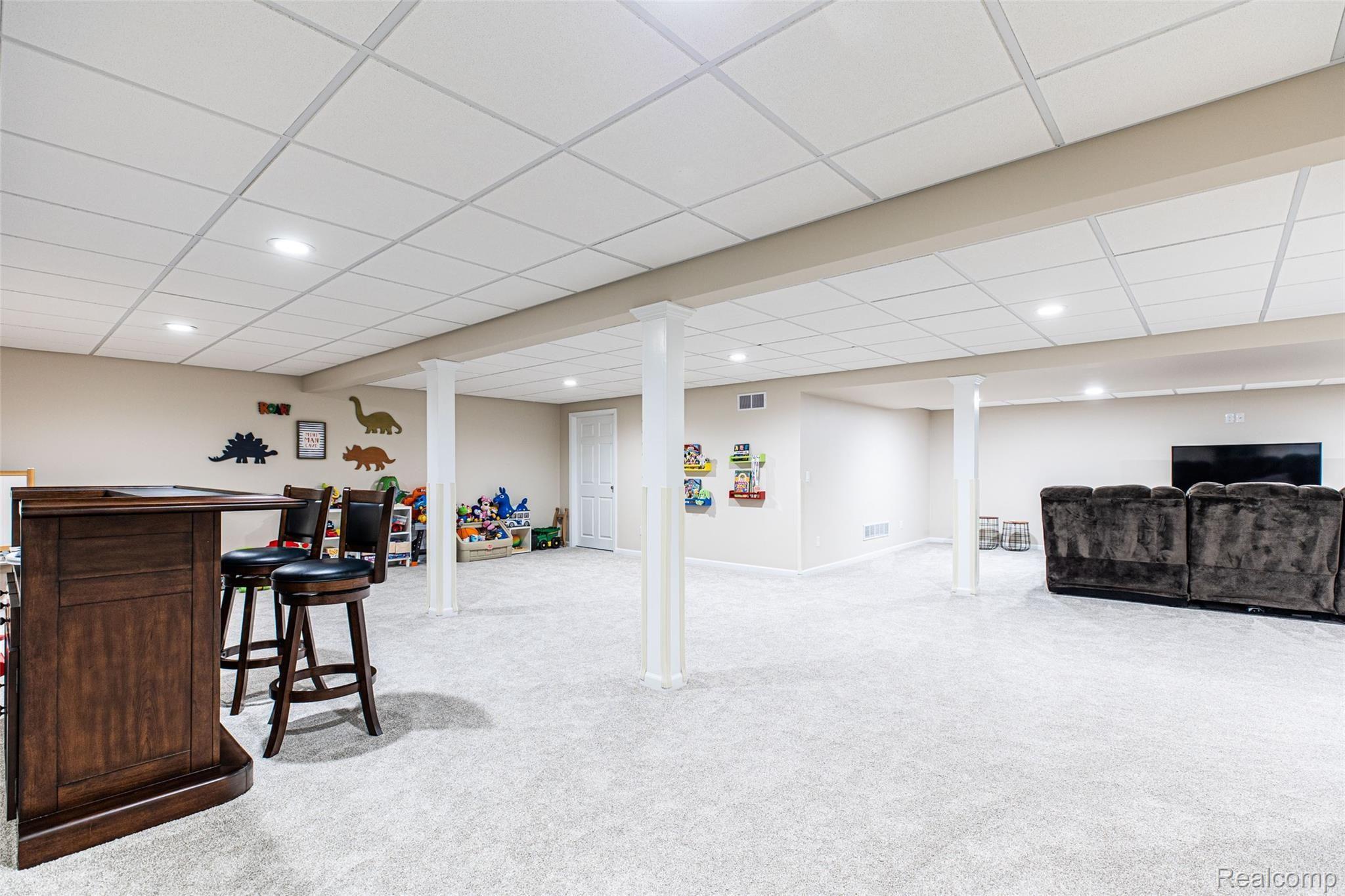 575 Gallaland Avenue Rochester, MI 48307 - Photo 16 of 18 -32.jpg