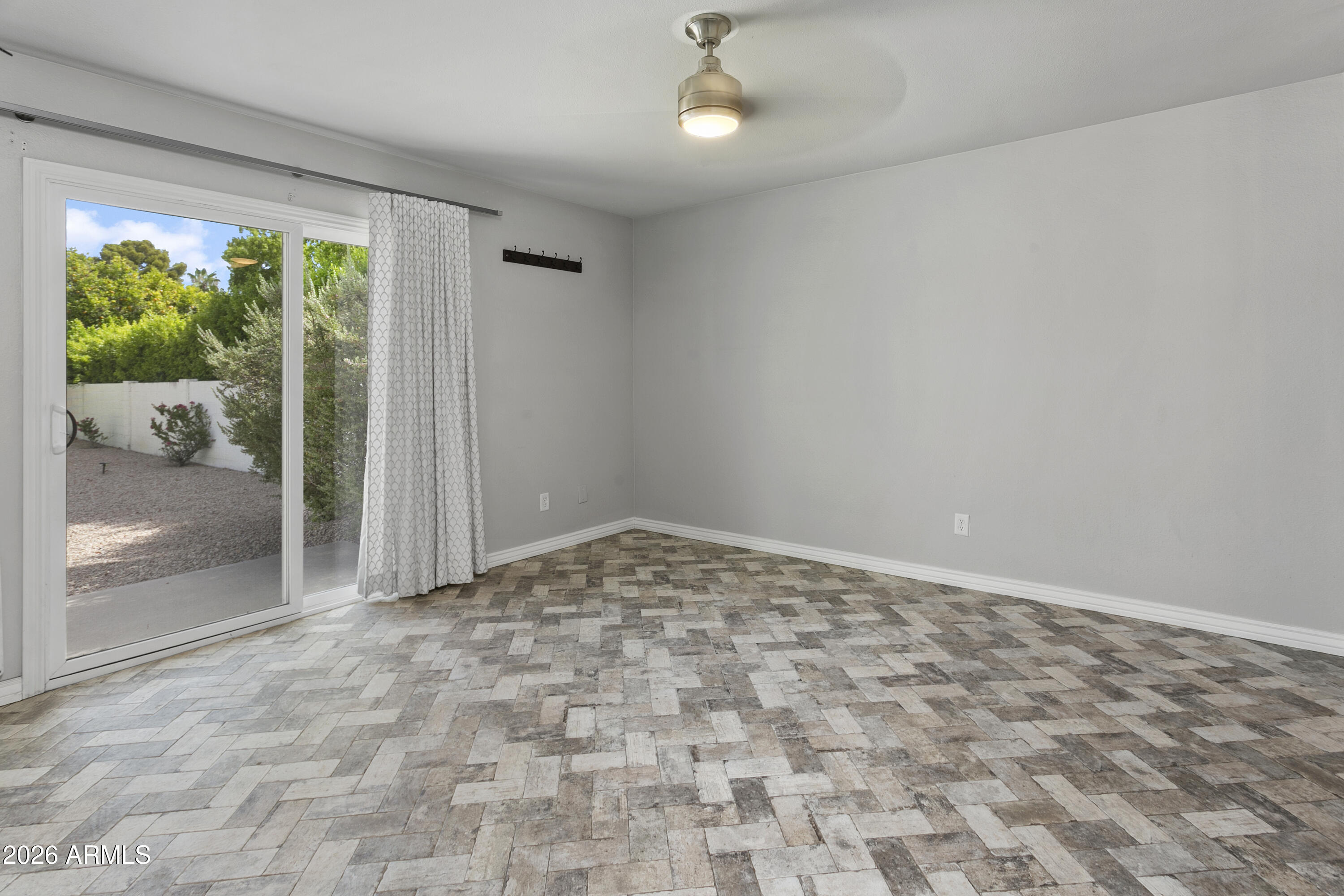628 East Boca Raton Road Phoenix, AZ 85022 - Photo 15 of 30 Primary Bedroom