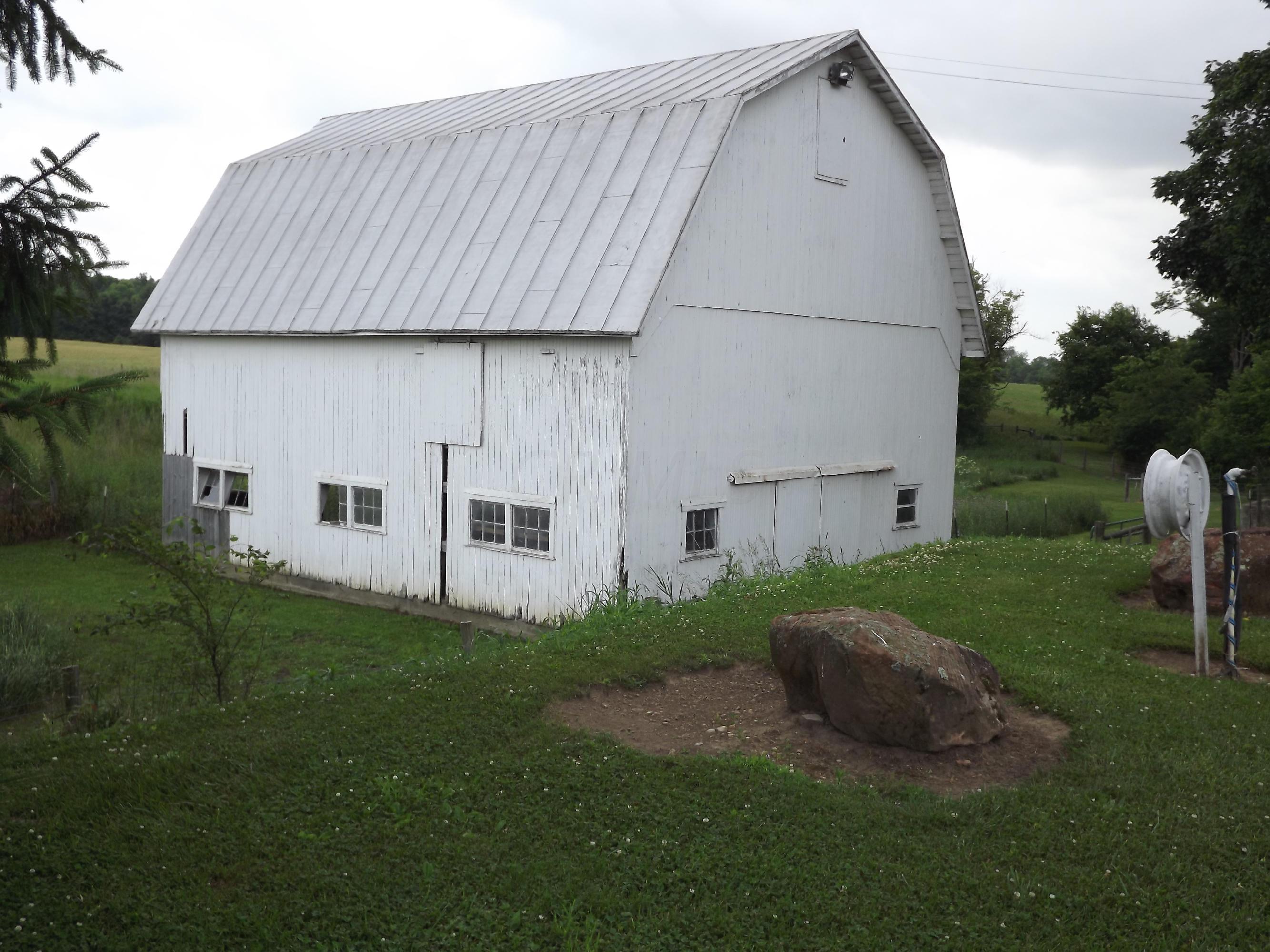 7985 Lancaster-Circleville Road Southwest Lancaster, OH 43130 - Photo 3 of 61