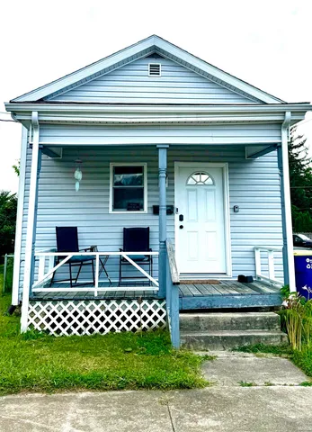 $79,500 | 303 South Proud Street, Muncie, IN 47305