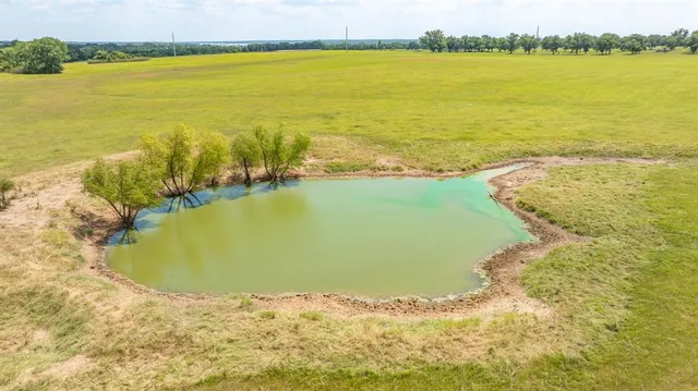 a view of an ocean and a mountain view