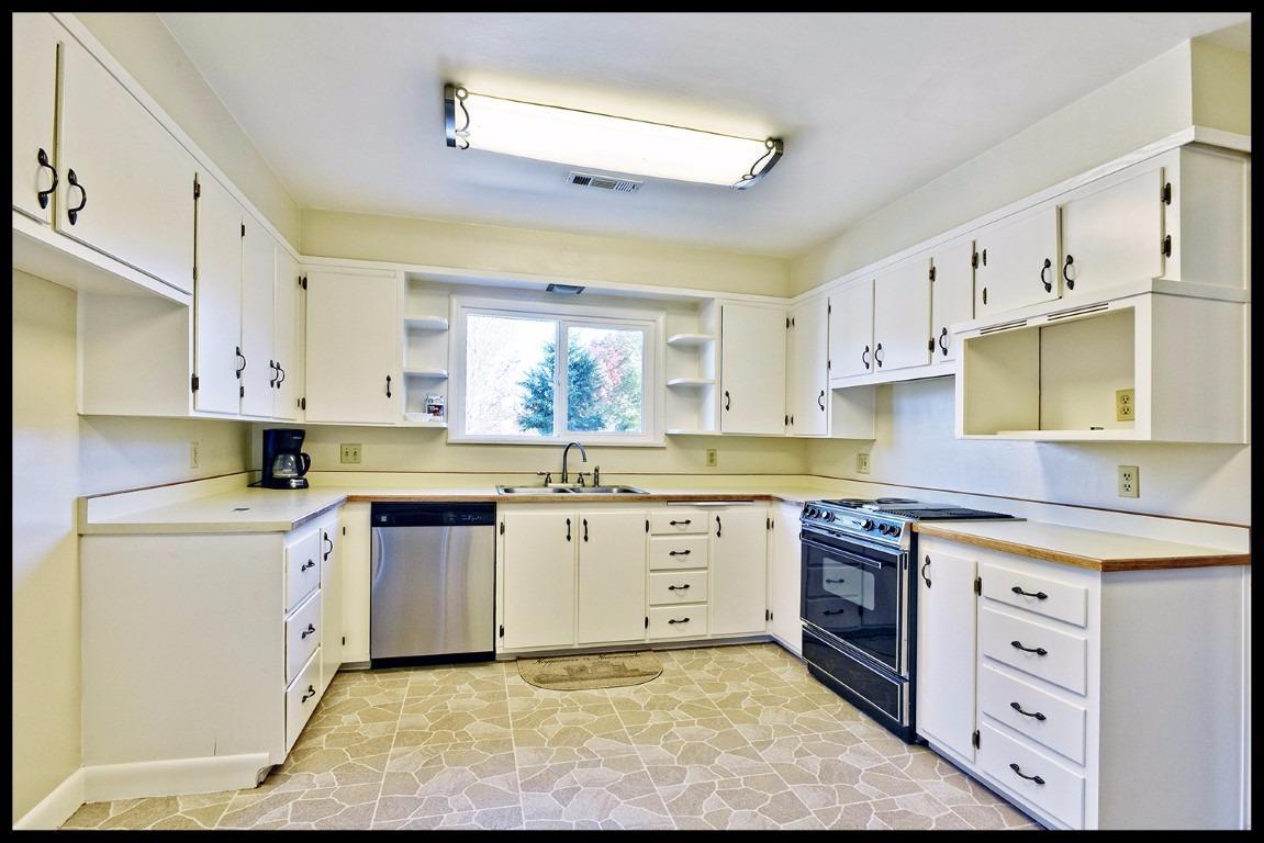 3832 Grant Road Central Point, OR 97502 - Photo 17 of 35 Additional Photo