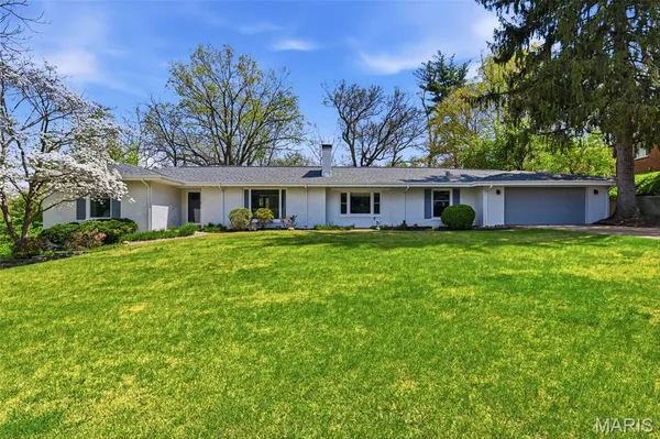 $399,900 | 6 Lake Pembroke Drive, Ferguson, MO 63135